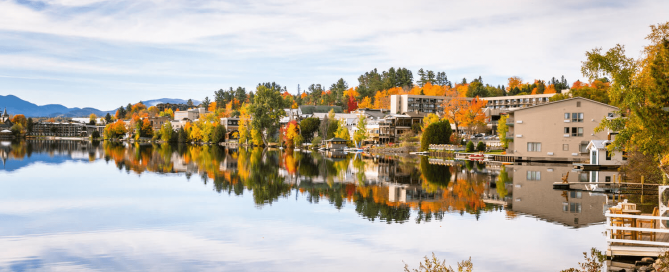Picture of Lake Placid fall foliage.